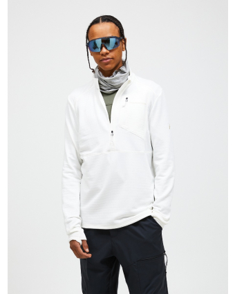 Peak Performance g79813_sand_fog_n36_front_on-model_image_heren_normaal_2.png