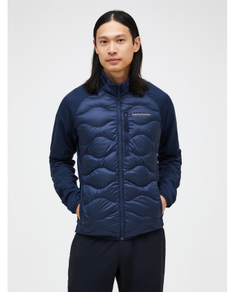 Peak Performance g79843_sand_fog_n36_front_on-model_image_heren_normaal_1.png